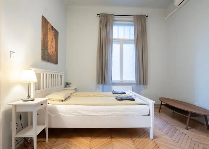 Super Comfort With 3 Next To Opera Apartmán *